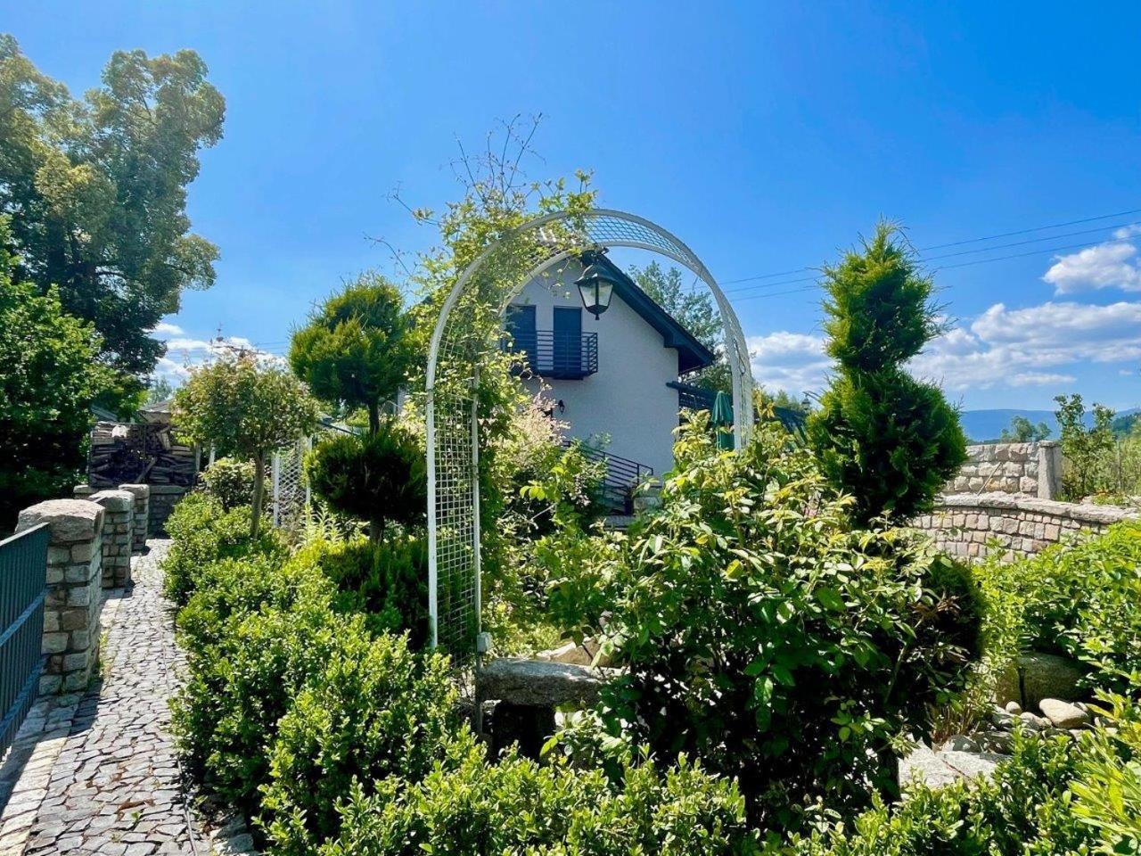 Apartament Nad Potokiem يلينيا غورا المظهر الخارجي الصورة